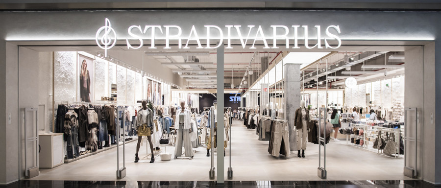 El nuevo concepto de tienda de Stradivarius abre sus puertas en Marineda City