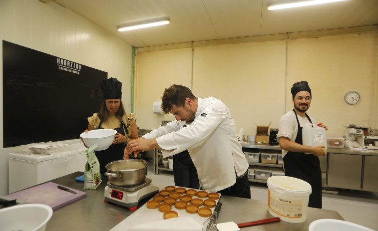 Un día en el obrador de Pablo Morales antes de su apertura en Arty! Market, en A Coruña