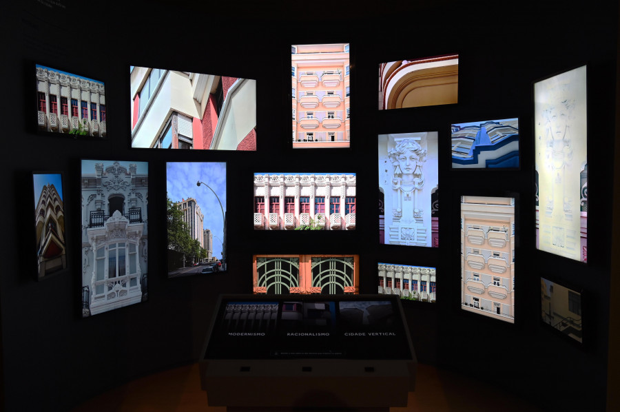 "A Coruña no tempo" supera los 10.000 visitantes en Afundación