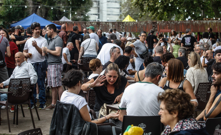 15.000 personas con los cuernos en el aire y el estómago lleno en el Barrio de las Flores