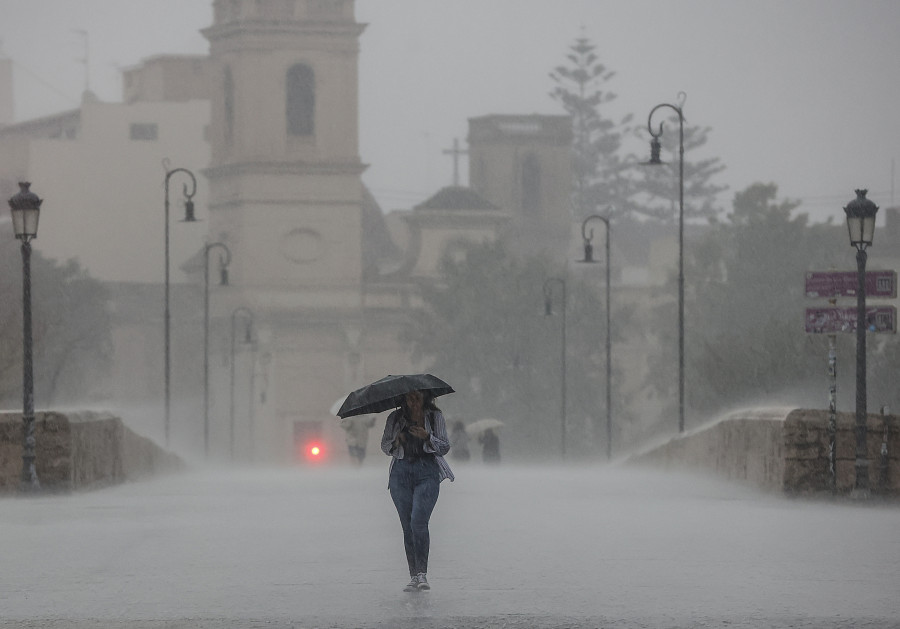 La alerta naranja por lluvias ya causa incidencias en Castellón y Valencia