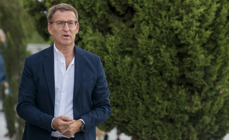 El PP invita al acto de Feijóo a los socialistas críticos con la amnistía
