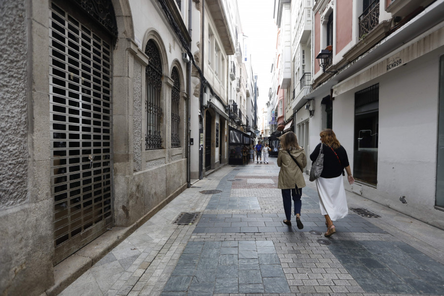 La alcaldesa de A Coruña no tiene constancia de quejas por la presencia de ratas en el centro