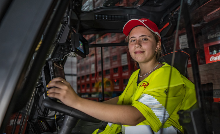 La Escuela de Carretilleras de Coca-Cola facilita el empleo femenino en la industria