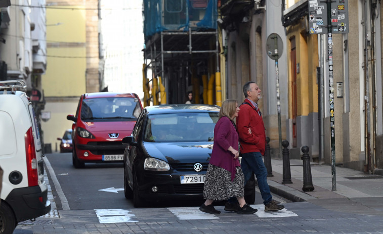 Los pasos de peatones sin semáforo de A Coruña contarán con paneles luminosos