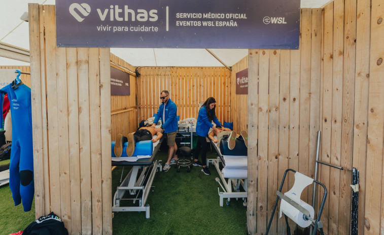 Dolores cervicales y de rodilla, principales patologías tratadas por Vithas en el Cabreiroa Junior Pro Razo Caion de surf