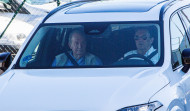 Día tranquilo para el rey Juan Carlos en Sanxenxo, en vísperas de salir a navegar
