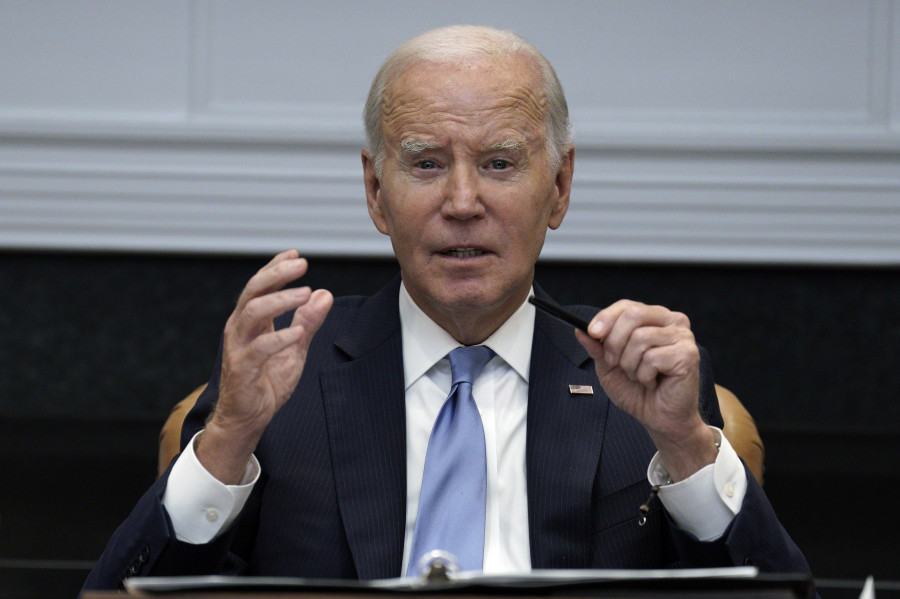 Biden hace historia como primer presidente de EE.UU. en sumarse a unos piquetes