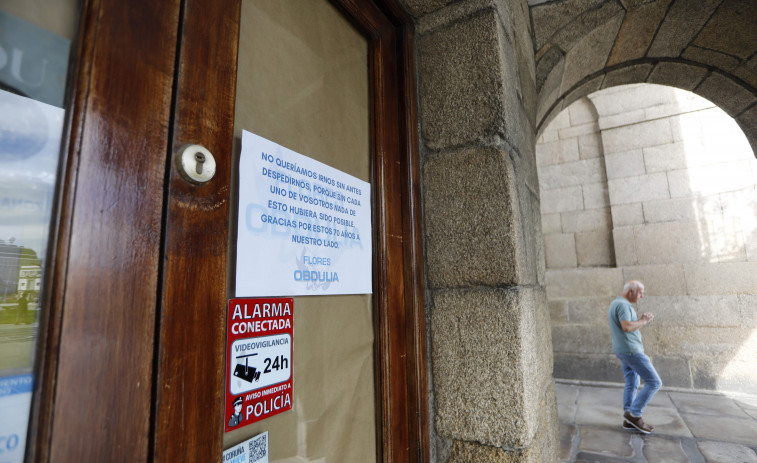 El rincón de la alegría de La Marina se queda sin flores después de 70 años