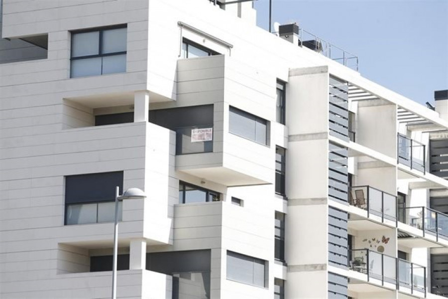 El precio de la vivienda aumenta un 11% en Galicia y las compraventas descienden