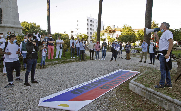 La familia del coruñés Diego Bello celebra el comienzo del juicio por su muerte