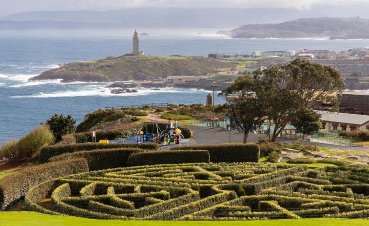 A Coruña inicia la reforma del parque infantil del monte de San Pedro