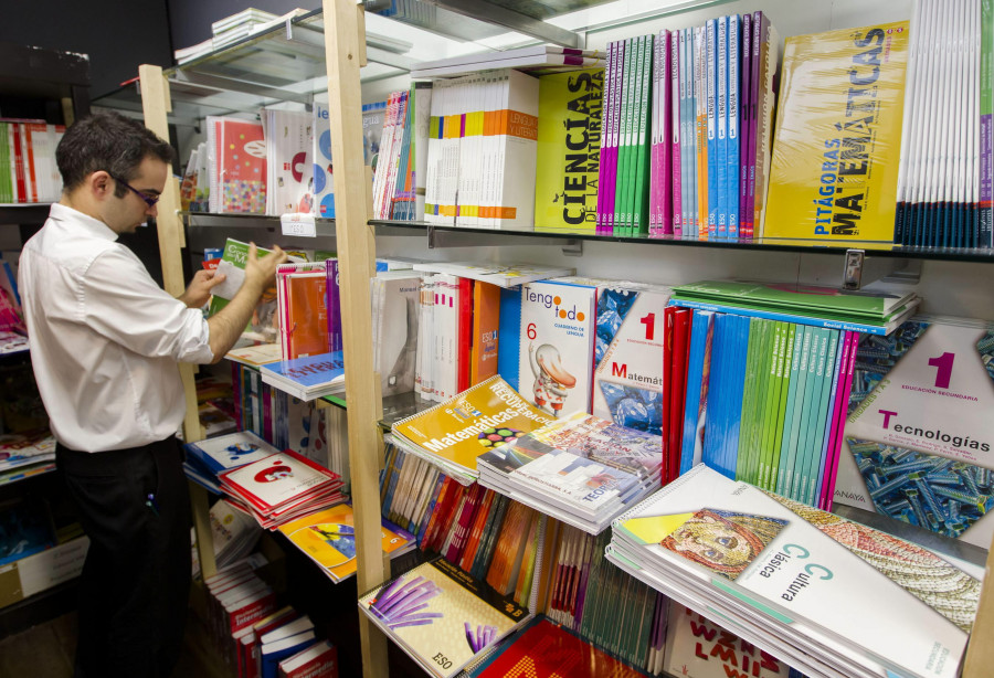 Vox insta al Gobierno a retirar libros de texto que afecten a la "inocencia" de los menores
