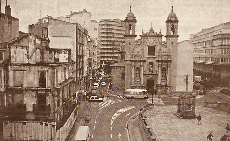 Hace 25 años | Cuiña trae el PGOM a Vázquez y ofrenda a Porlier por el Rosario