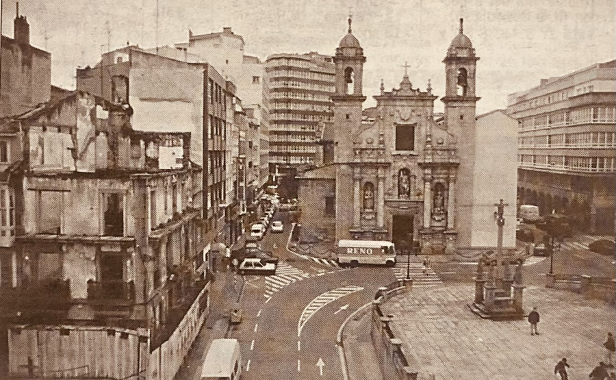 Hace 25 años | Cuiña trae el PGOM a Vázquez y ofrenda a Porlier por el Rosario