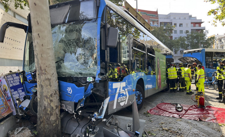 Seis heridos en Madrid al indisponerse el conductor de un bus y chocar con otro