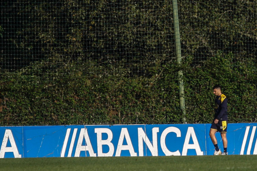 Ximo Navarro se une a las bajas de Barbero, Yeremay, Pablo Muñoz y Balenziaga en el Depor