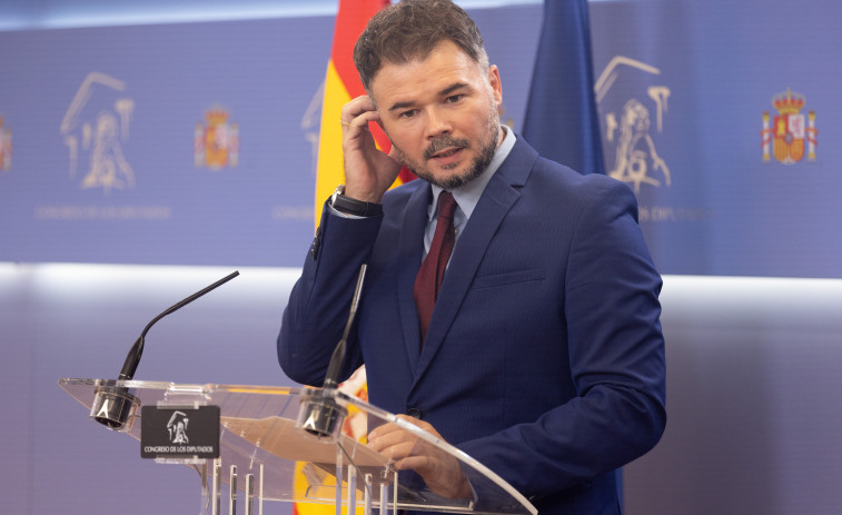 Rufián mantiene ante Sánchez la exigencia de un referéndum: 