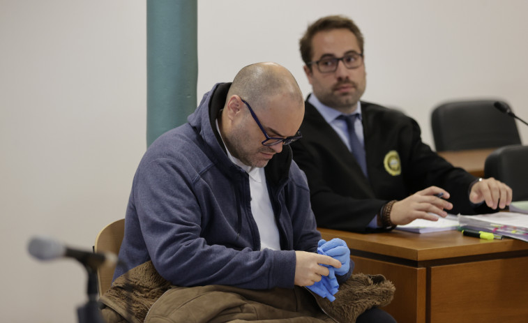 El acusado de matar a su madre en Oroso dice que ella se tomó pastillas
