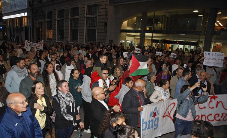 Cientos de personas se manifestaron en el Obelisco a favor de Palestina