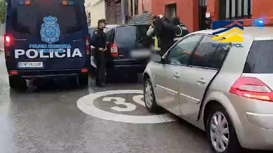 Cuatro jóvenes detenidos tras grabar vídeos sobre recuperar Al Andalus