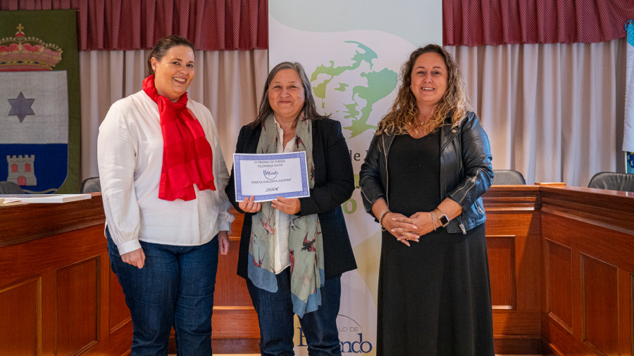Marta Dacosta recibe o premio de poesía Filomena Dato de Bergondo