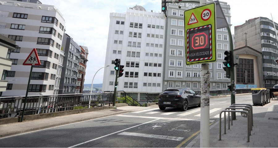 Aumenta la intensidad del tráfico en la ciudad mientras baja la velocidad media