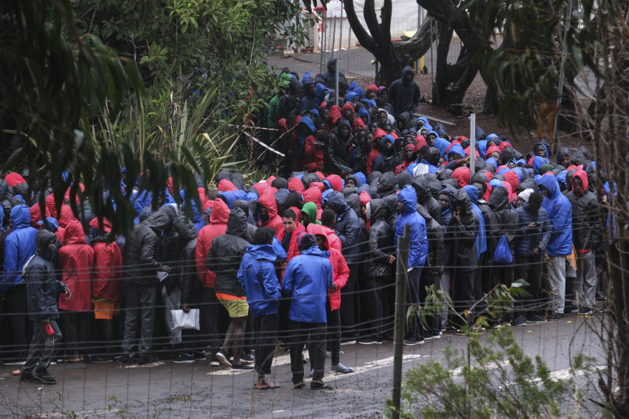 Más de un millar de migrantes llegaron este fin de semana a través de la ruta marítima canaria