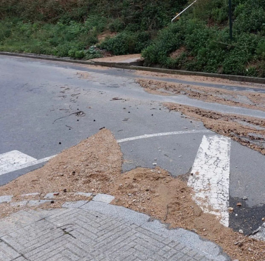 Crecen las incidencias con los coches atrapados en la calle de Simón Bolívar de A Coruña