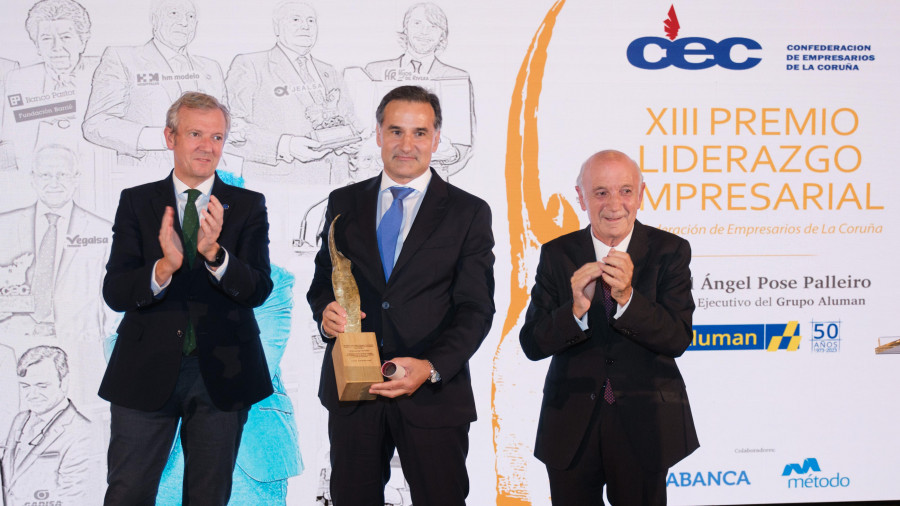 Manuel Ángel Pose, presidente del Grupo Aluman, recibe el premio al Liderazgo Empresarial