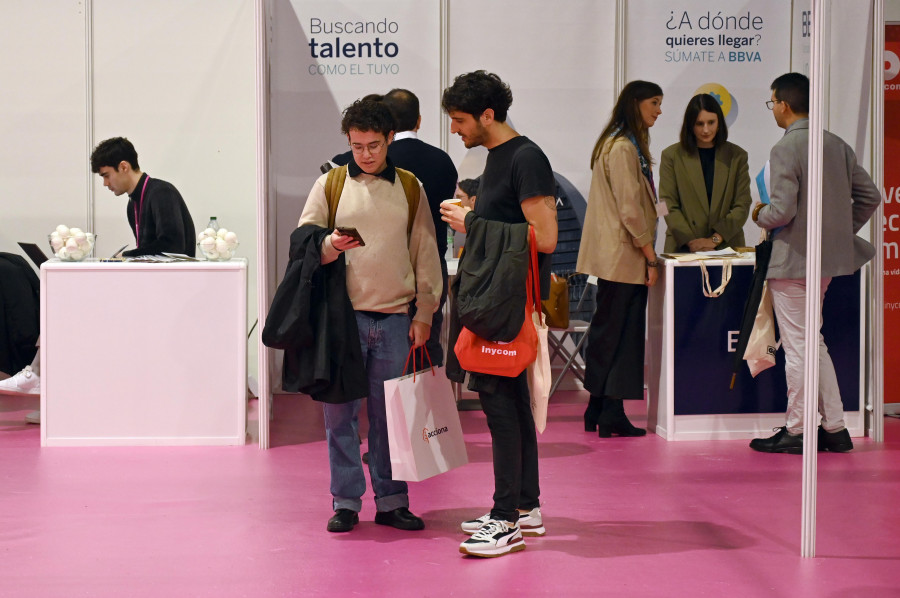 La oferta y la demanda convertidas en feria en la Universidad de A Coruña