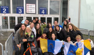 Más de un centenar de fans esperan a Quevedo a las puertas del Coliseum de A Coruña