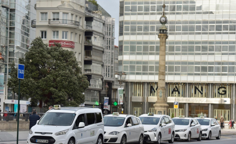 El Halloween de A Coruña contó con un refuerzo de taxis superior a cualquier otra fecha