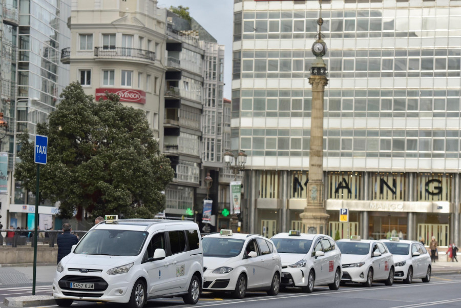 El Halloween de A Coruña contó con un refuerzo de taxis superior a cualquier otra fecha
