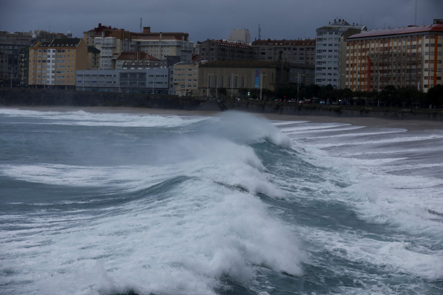 Alerta naranja en A Coruña este miércoles por fuerte viento y oleaje