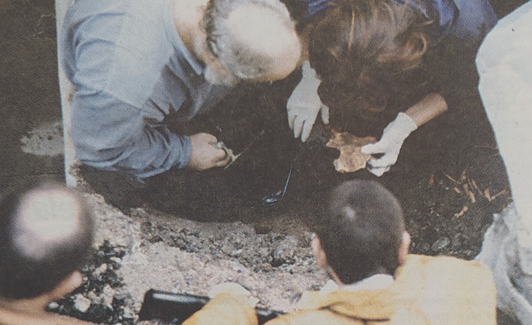 Hace 25 años | Huesos humanos en calle San Juan y alumnas del Montespiño con buen gusto