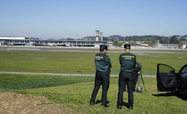 Un rayo alcanza a un avión en pleno aterrizaje en Vigo y retrasa otro vuelo siete horas