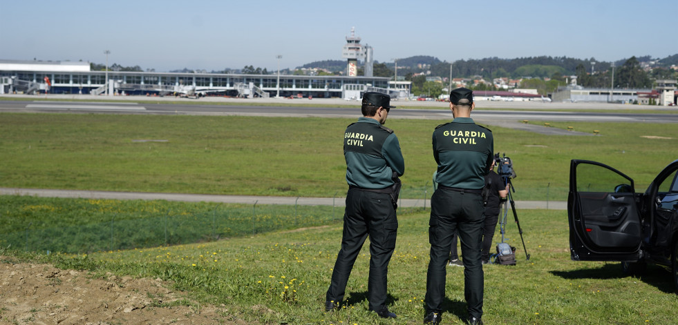 Un rayo alcanza a un avión en pleno aterrizaje en Vigo y retrasa otro vuelo siete horas