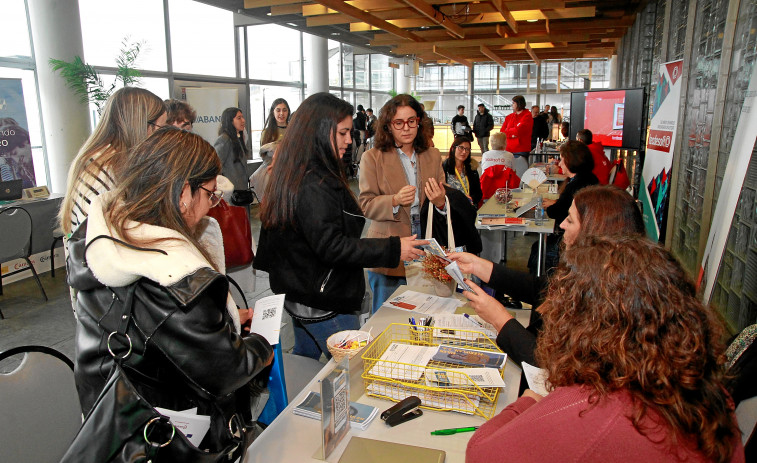 La Feria de Empleo se convierte en puente entre jóvenes y empresas