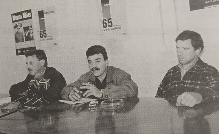 Hace 25 años | Los estibadores coruñeses aceptan negociar y el astronauta Pedro Duque