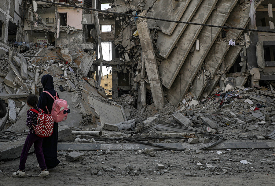 La destrucción de casi la mitad de las viviendas en Gaza es un crimen de guerra según un experto de la ONU