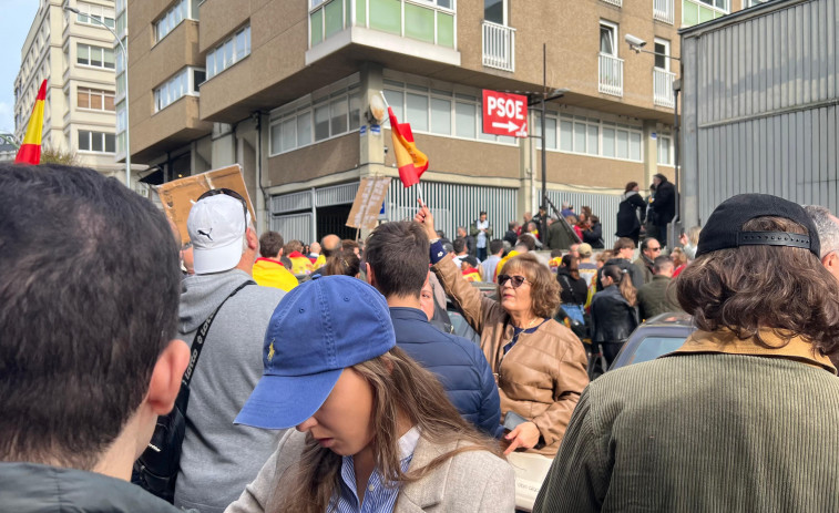 Detenidos tres 'antifascistas' A Coruña por agresiones tras la protesta contra la amnistía