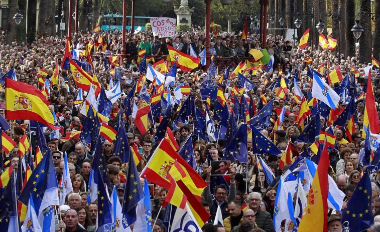 En libertad los tres detenidos tras la protesta contra la amnistía en A Coruña