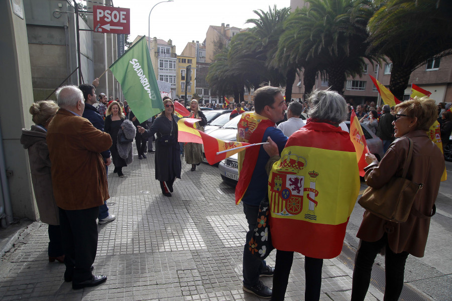 Más de seis mil personas abarrotan Méndez Núñez para protestar contra la amnistía