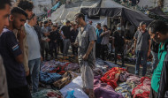 El hospital Al Shifa de Gaza comienza a enterrar cuerpos en una fosa común