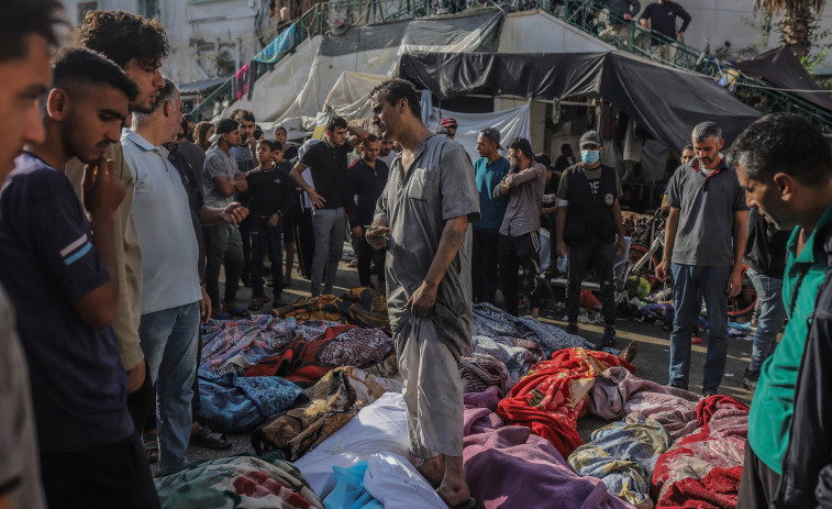 El hospital Al Shifa de Gaza comienza a enterrar cuerpos en una fosa común