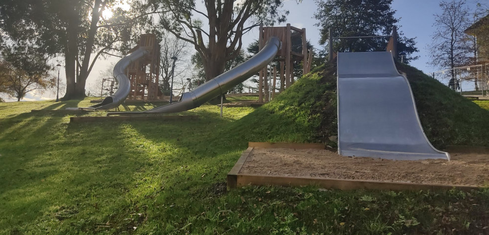 Culleredo abre un nuevo parque infantil con una tirolina de 30 metros en A Corveira