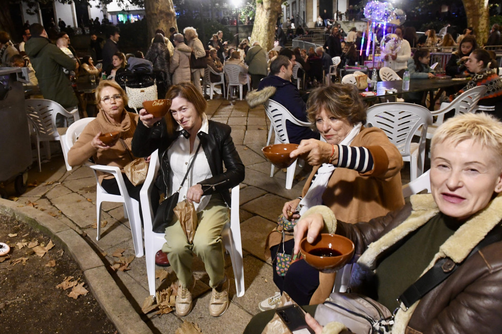 Vecinos de todos los barrios se acercaron a la plaza de Azcárraga  javier alborés  @Javier Albores (13)