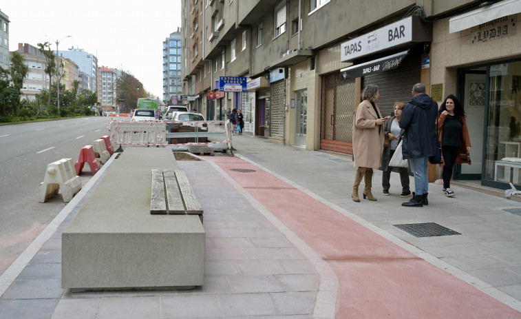 Avanzan las obras del carril bici en la avenida de Arteixo