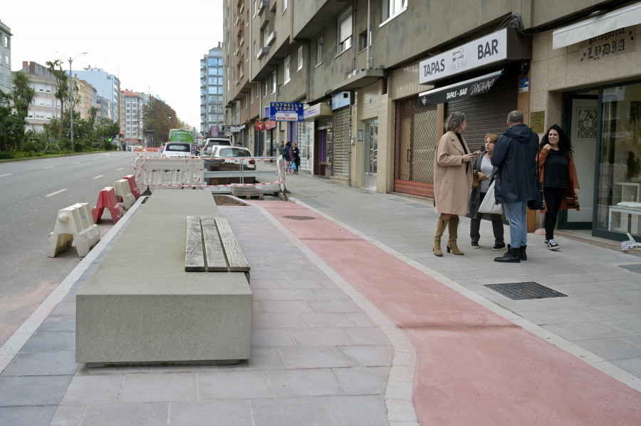 Avanzan las obras del carril bici en la avenida de Arteixo